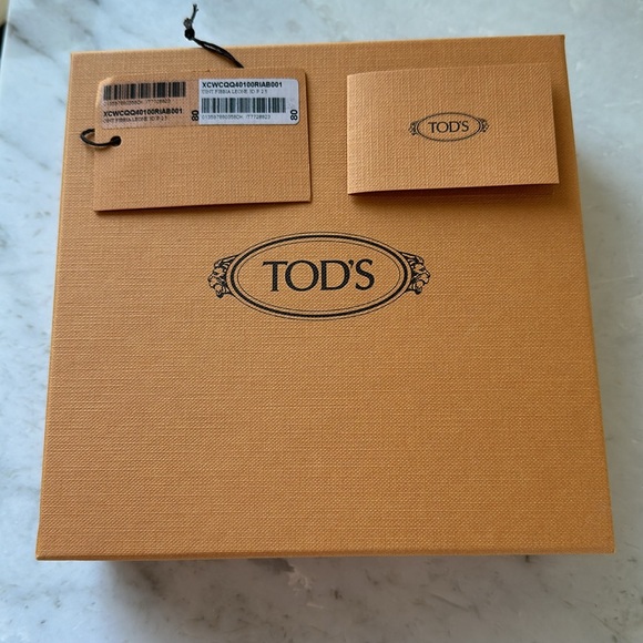 Preowned Tod’s Burgundy Leather & Sterling Silver Wraparound Bracelet - Picture 6 of 12